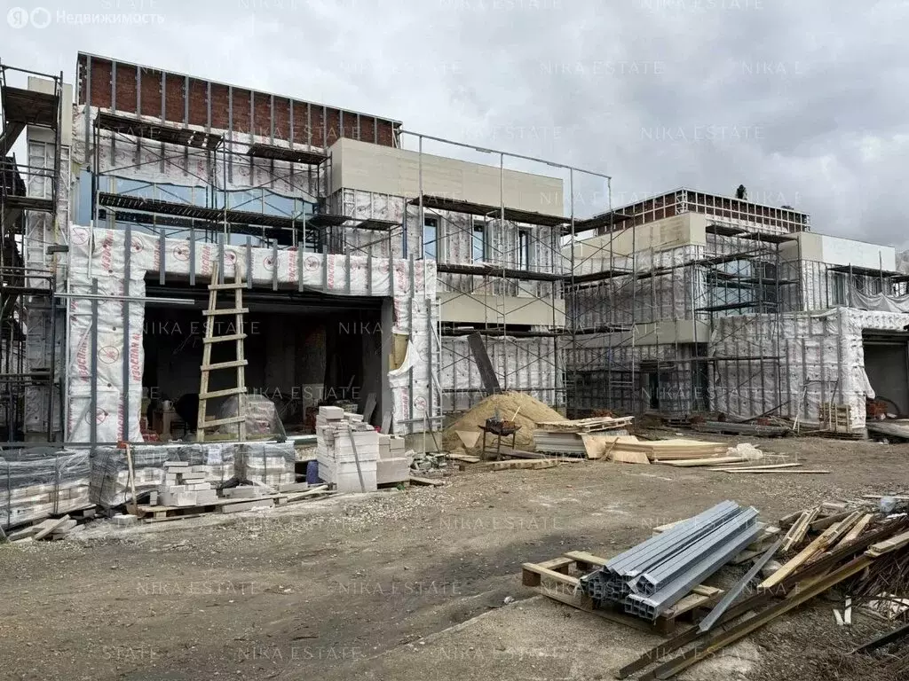 Дом в Одинцовский городской округ, деревня Немчиново (260 м) - Фото 1