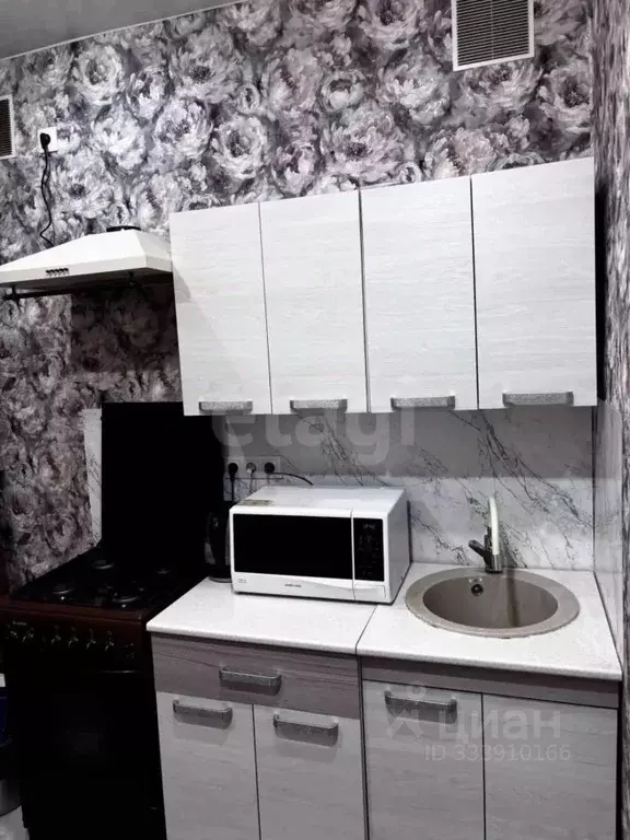 2-к кв. Псковская область, Остров ул. Шумейко, 4 (42.9 м) - Фото 2