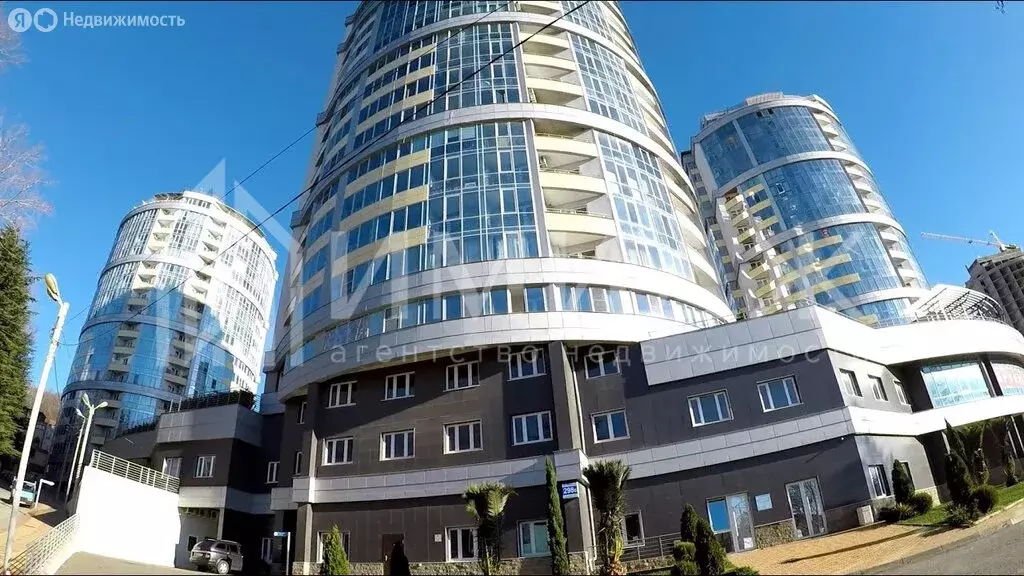 2-комнатная квартира: Сочи, улица Ленина, 298Б (66 м) - Фото 1