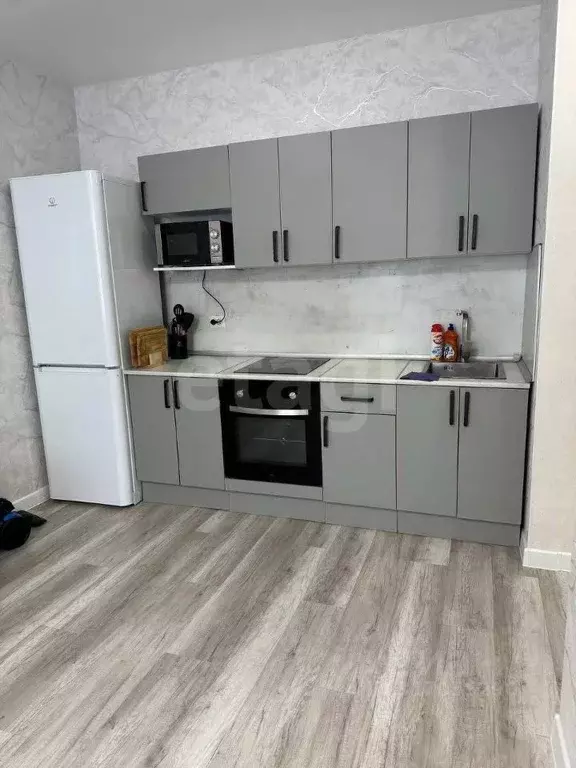 1-к кв. Тюменская область, Тюмень ул. Андрея Кореневского, 11 (37.0 м) - Фото 0