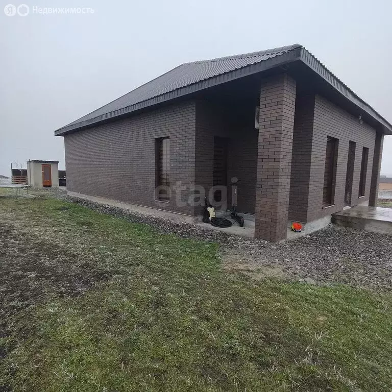 Дом в Назрань, Кабардинская улица (140 м) - Фото 1