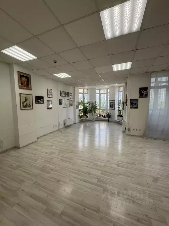 Помещение свободного назначения в Свердловская область, Екатеринбург ... - Фото 1