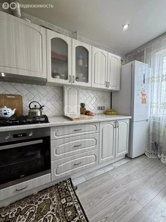 3-комнатная квартира: Волгоград, район Семь Ветров, улица Константина ... - Фото 1