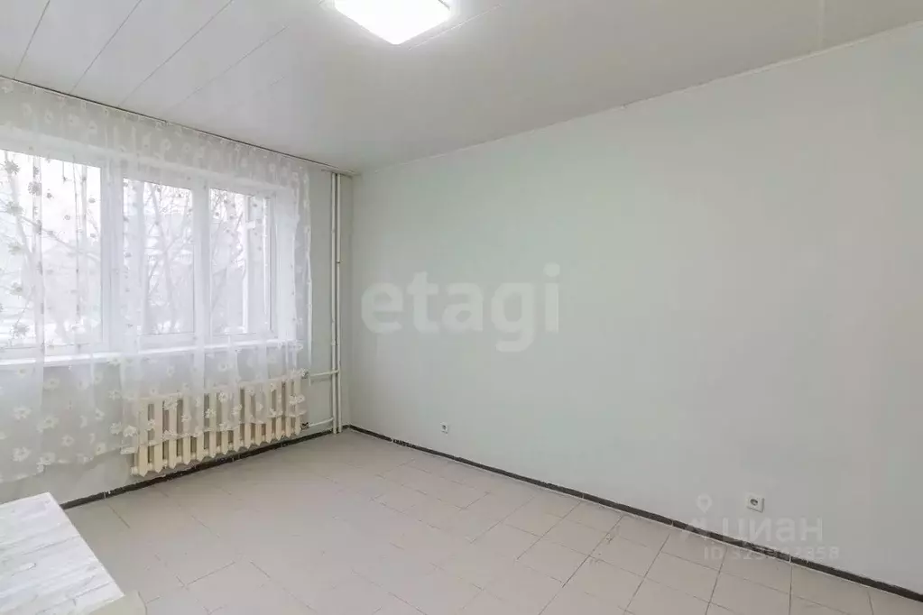 3-к кв. Тюменская область, Тюмень Харьковская ул., 27 (90.5 м) - Фото 1