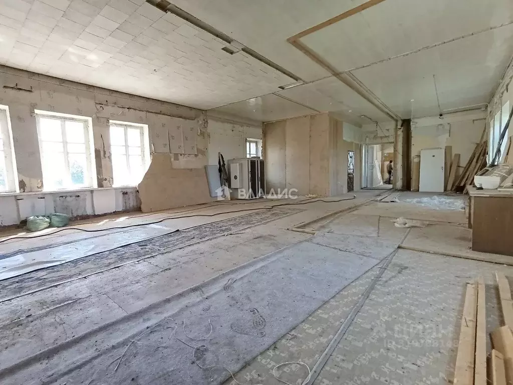 Дом в Ивановская область, пос. Лух ул. Октябрьская, 81 (750 м) - Фото 1