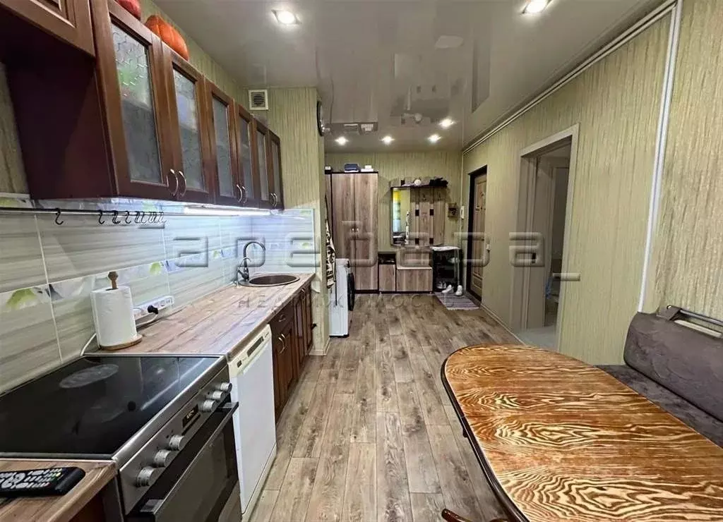 4-к кв. Красноярский край, Красноярск ул. 40 лет Победы, 4 (81.0 м) - Фото 0