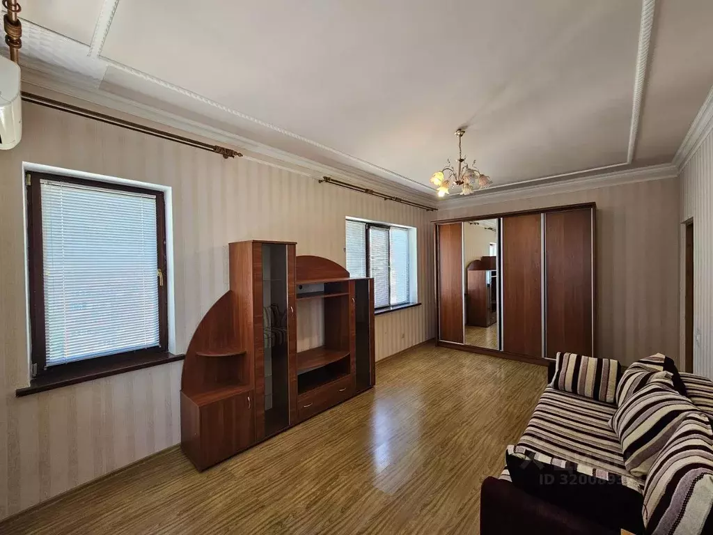 2-к кв. Крым, Симферополь ул. Ковыльная, 86 (80.0 м) - Фото 1
