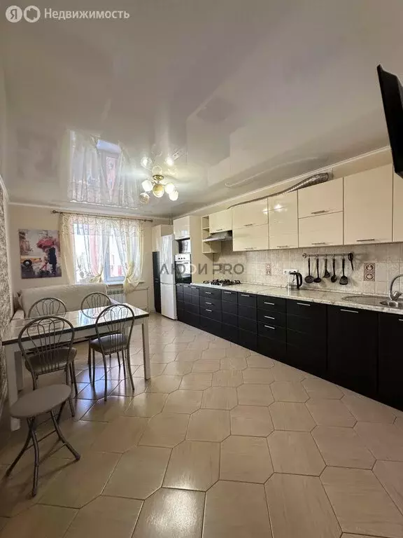 2-комнатная квартира: Энгельс, Харьковская улица, 2 (70.3 м) - Фото 2