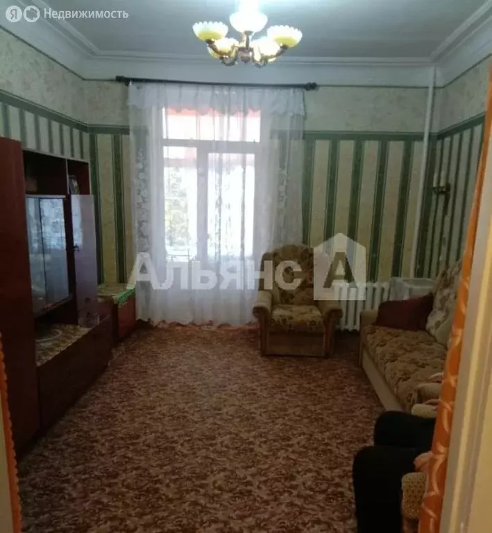 2-комнатная квартира: Каменск-Шахтинский, улица Ворошилова, 6 (55.2 м) - Фото 1