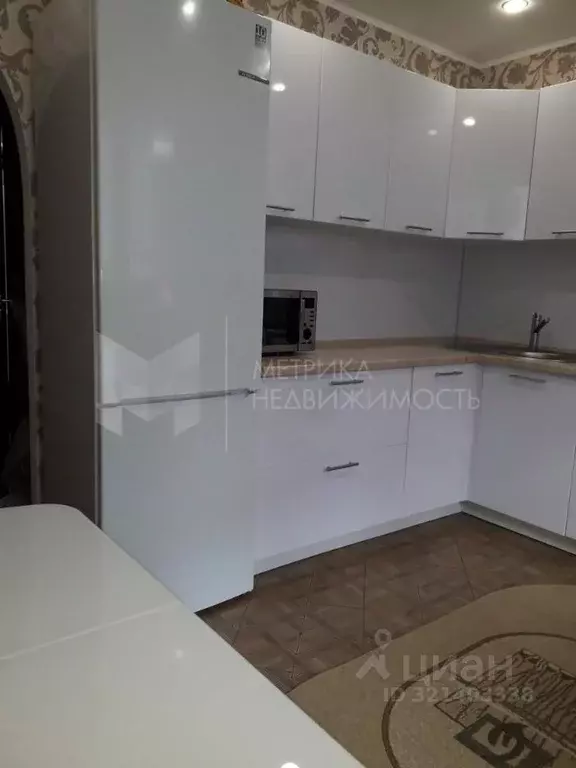 2-к кв. Тюменская область, Тюмень ул. Федюнинского, 62к2 (58.0 м) - Фото 0