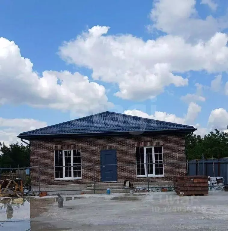 Дом в Ростовская область, Батайск Молдавская ул. (80 м) - Фото 1