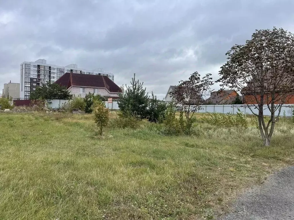 Участок в Белгородская область, Старый Оскол пер. 2-й Московский (11.0 ... - Фото 0