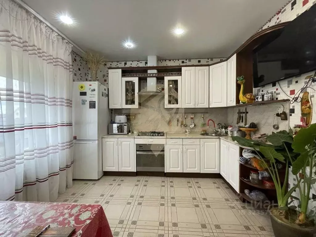 Коттедж в Белгородская область, Старый Оскол ул. Покровская (150 м) - Фото 1