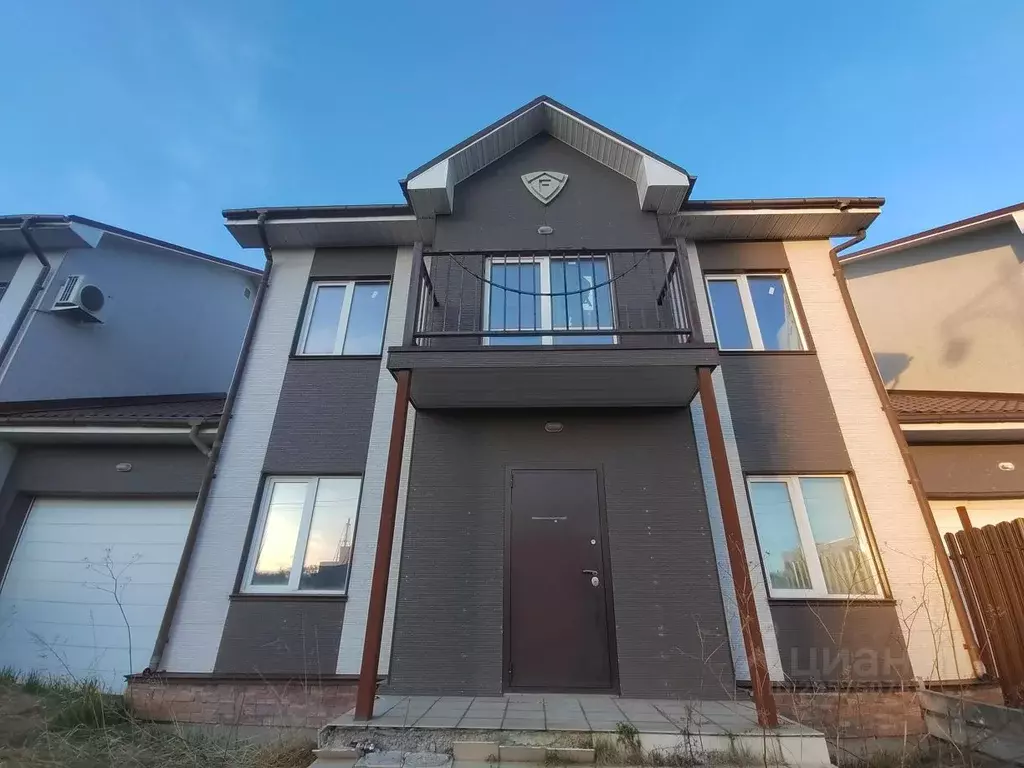 Таунхаус в Красноярский край, Красноярск городской округ, пос. ... - Фото 1