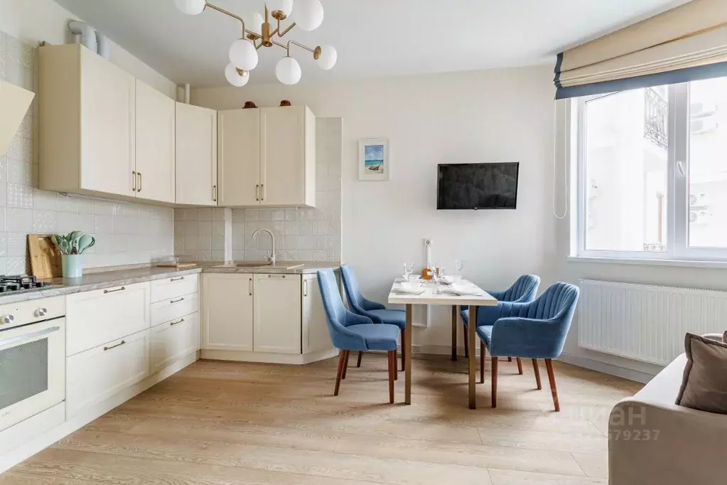 2-к кв. Краснодарский край, Геленджик ул. Мира, 44лит1 (68.6 м) - Фото 2