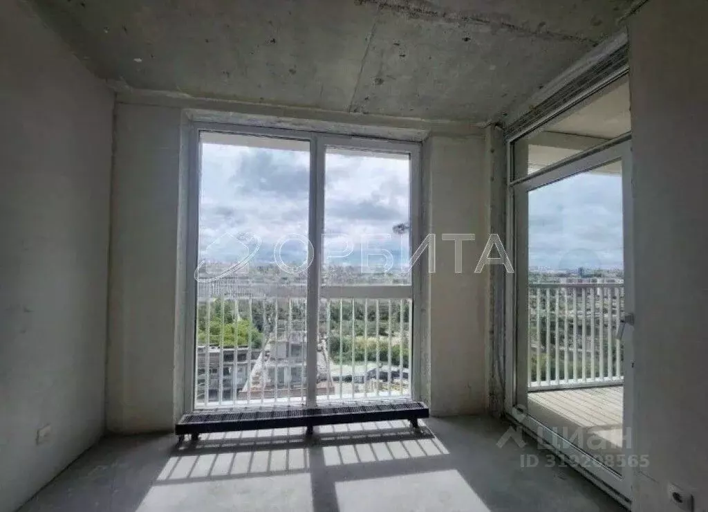 3-к кв. Тюменская область, Тюмень ул. Муравленко, 9к1 (80.0 м) - Фото 1