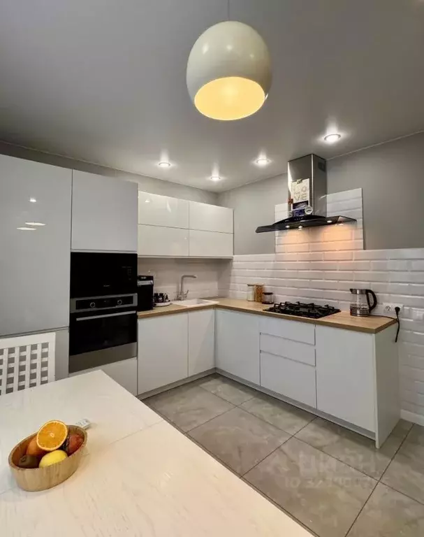 2-к кв. Саратовская область, Саратов ул. Имени С.П. Лисина, 11А (65.5 ... - Фото 0