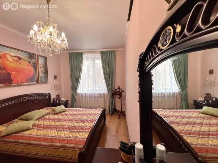 3-комнатная квартира: Евпатория, улица 13 Ноября, 81 (80 м) - Фото 1