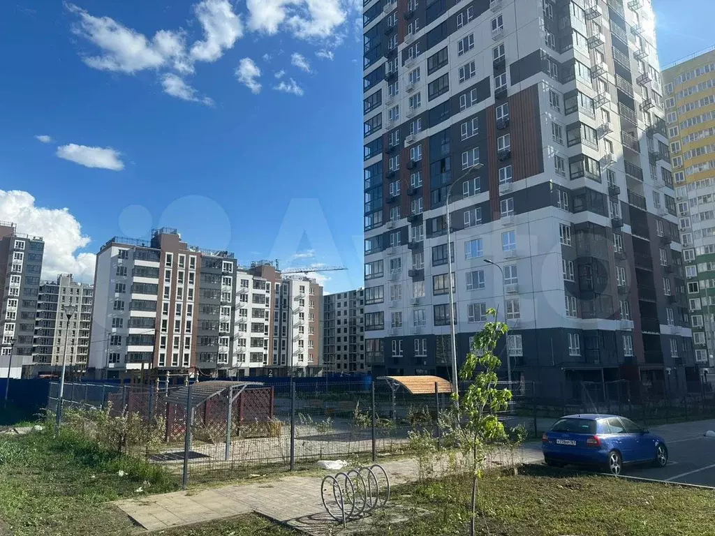 Продаётся фасадное помещение 74,2 м2 с выходом на бульвар - Фото 1