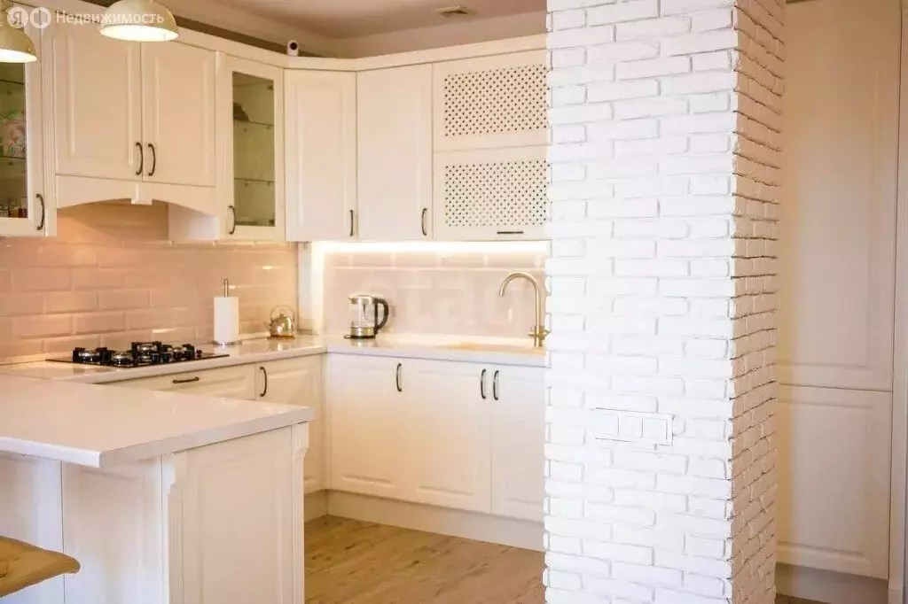 2-комнатная квартира: Ялта, улица Красных Партизан, 14Б (75 м) - Фото 0