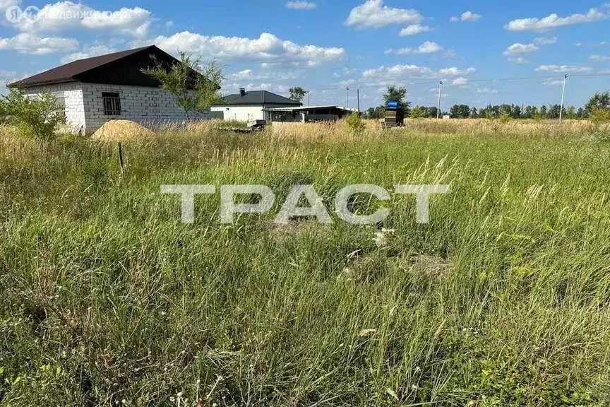Участок в село Новая Усмань, Октябрьская улица (6 м) - Фото 1