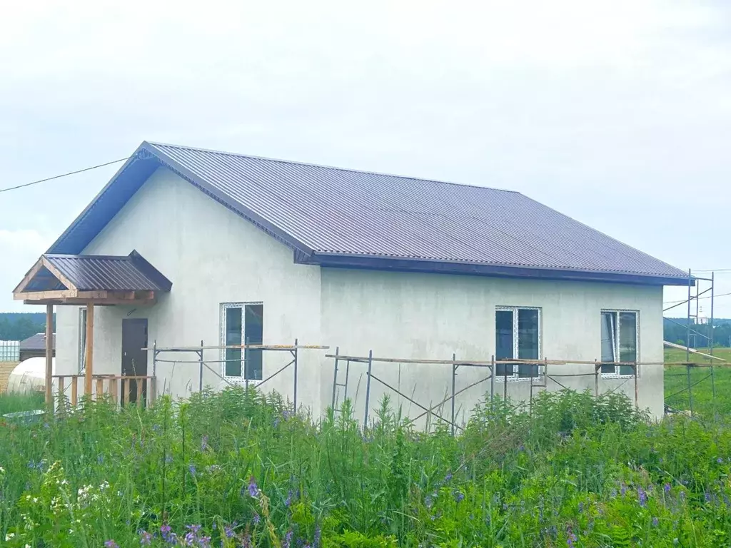 Дом в Свердловская область, Белоярский муниципальный округ, Большая ... - Фото 1