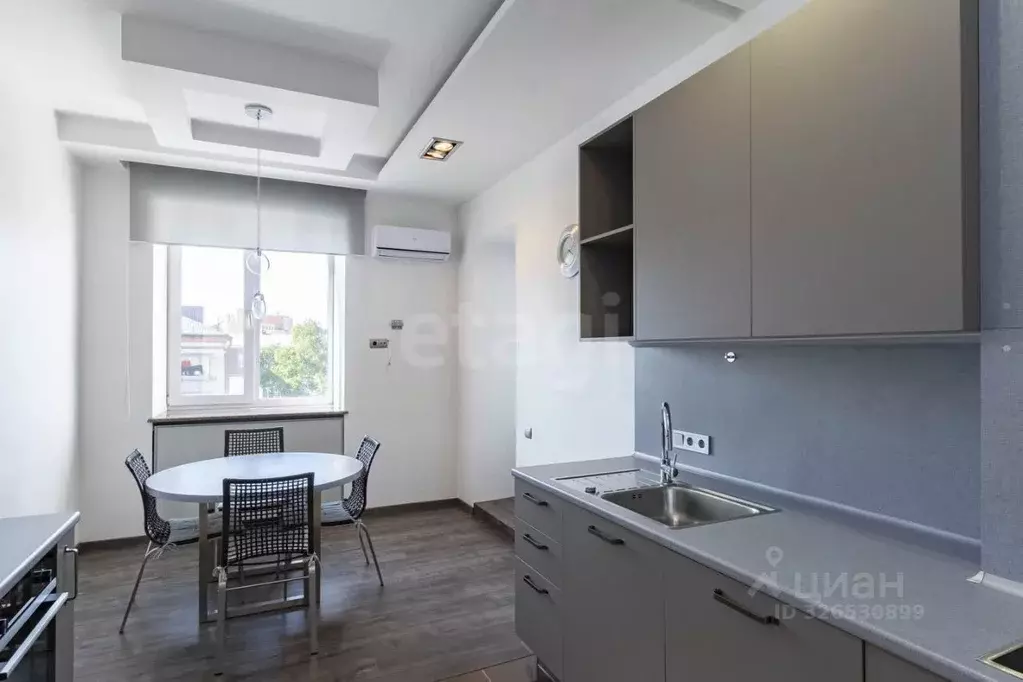 1-к кв. Тюменская область, Тюмень ул. Володарского, 26 (69.0 м) - Фото 1