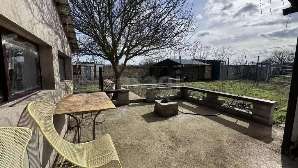 Дом в Крым, Черноморский район, Далековское с/пос, с. Зоряное ул. ... - Фото 2