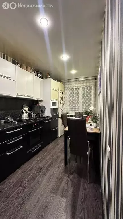 2-комнатная квартира: Ирбит, улица Маршала Жукова, 21 (45.9 м) - Фото 1