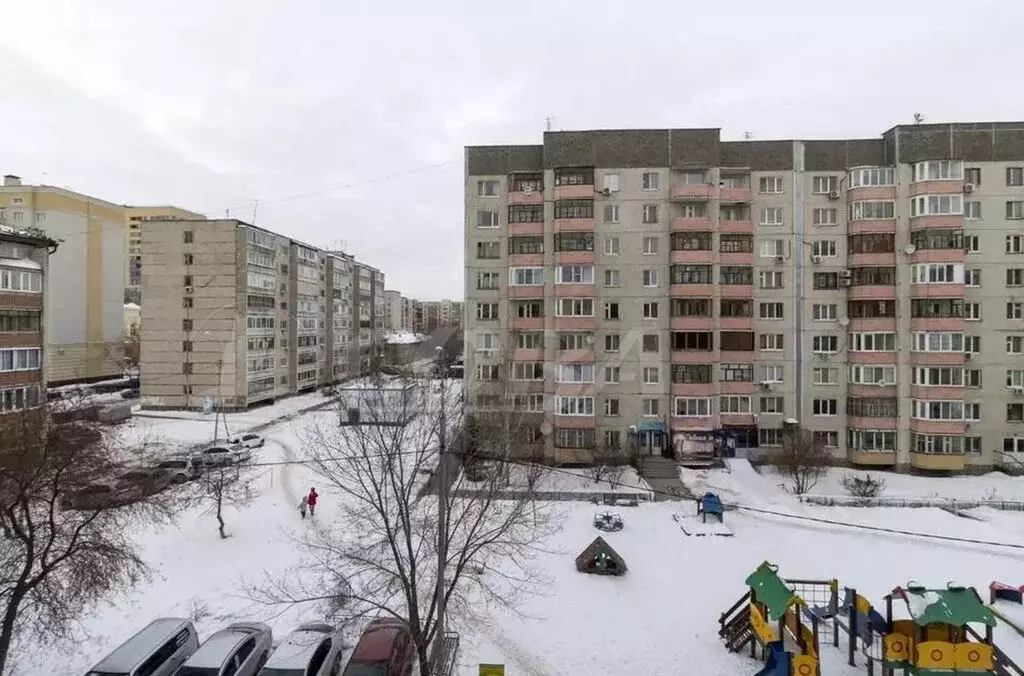 2-комнатная квартира: Тюмень, улица Баумана, 111 (50 м) - Фото 1