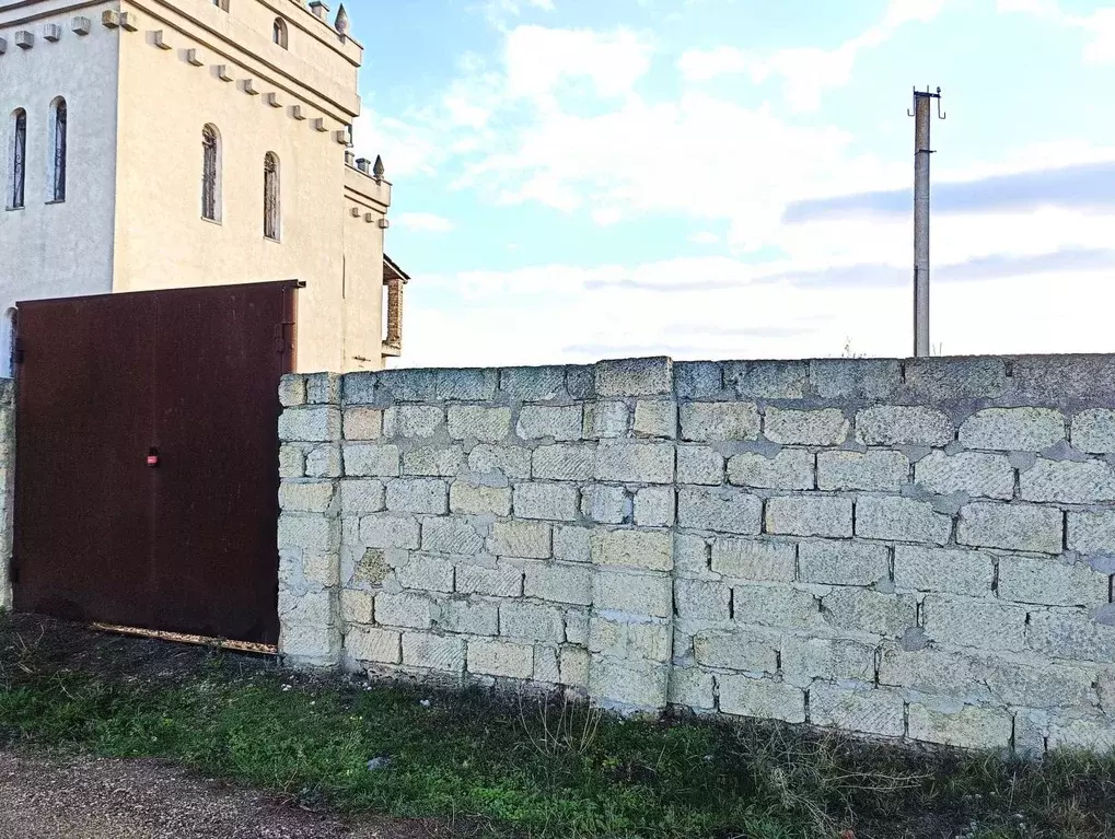 Дом в Крым, Сакский район, Суворовское с/пос, Заводское СПК ул. Мира, ... - Фото 2