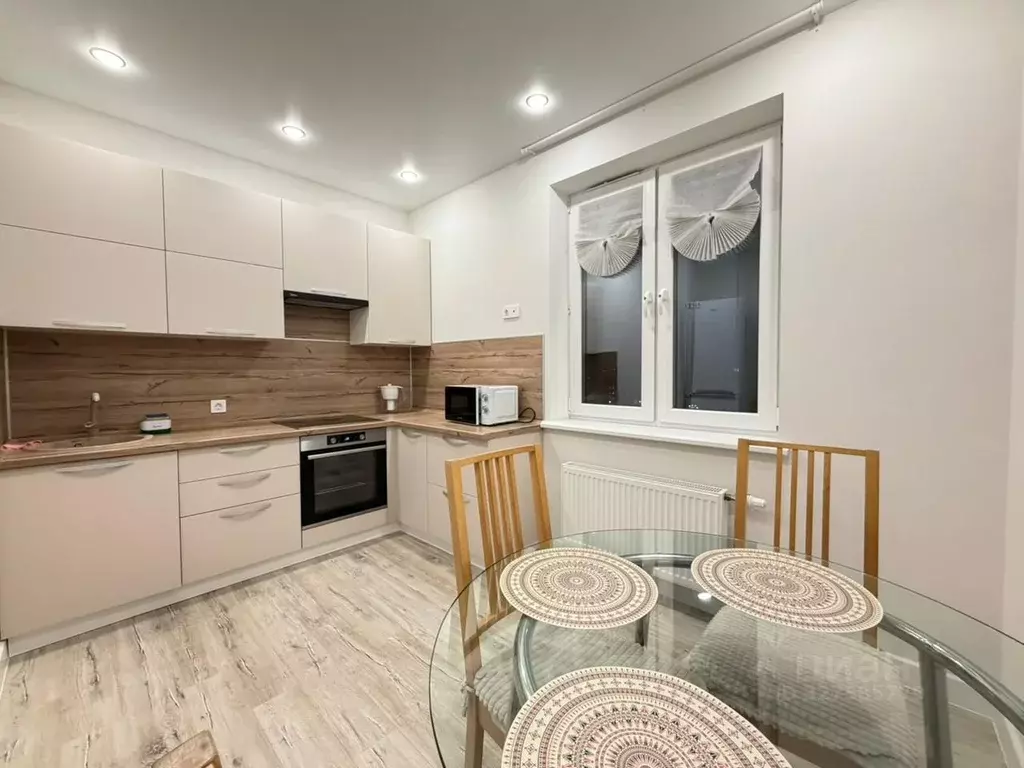 2-к кв. Татарстан, Казань ул. Вишневского, 61А (65.0 м) - Фото 1