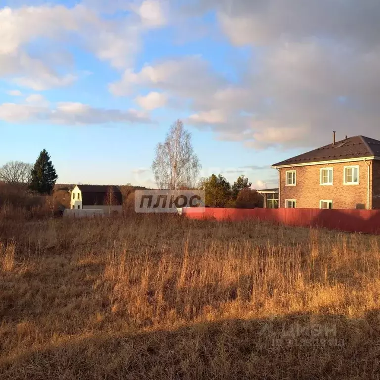 Участок в Московская область, Серпухов городской округ, д. Верхние ... - Фото 0