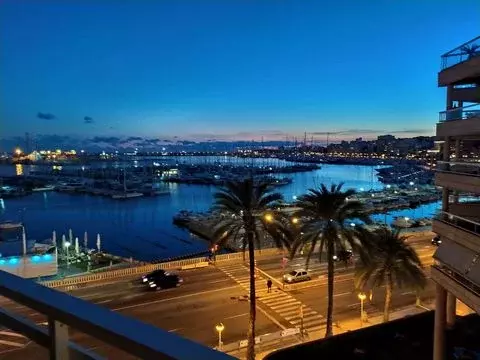 Apartment with sea views in Paseo Maritimo. for rent. - Фото 0