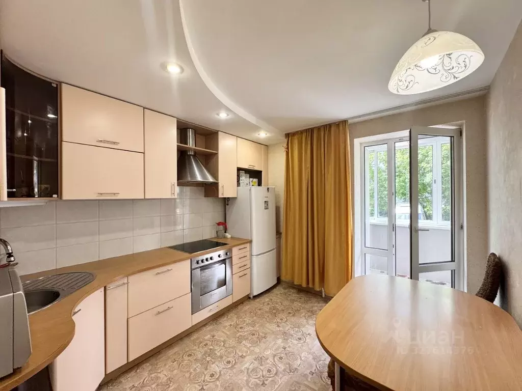 2-к кв. Кировская область, Киров ул. Защитников Отечества, 141 (50.0 ... - Фото 1