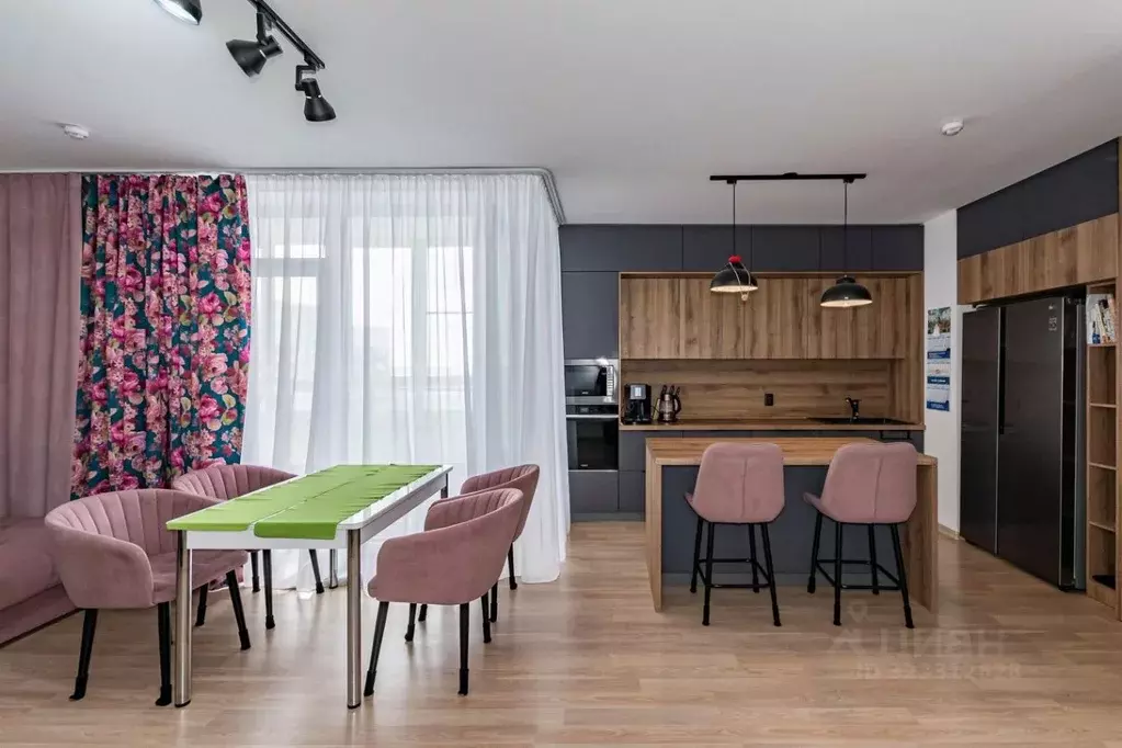 3-к кв. Свердловская область, Екатеринбург ул. Дорожная, 14 (79.7 м) - Фото 2