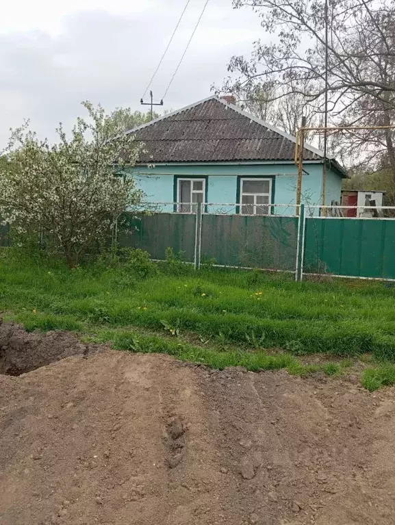 Дом в Ростовская область, Целинский район, с. Средний Егорлык  (40 м) - Фото 0
