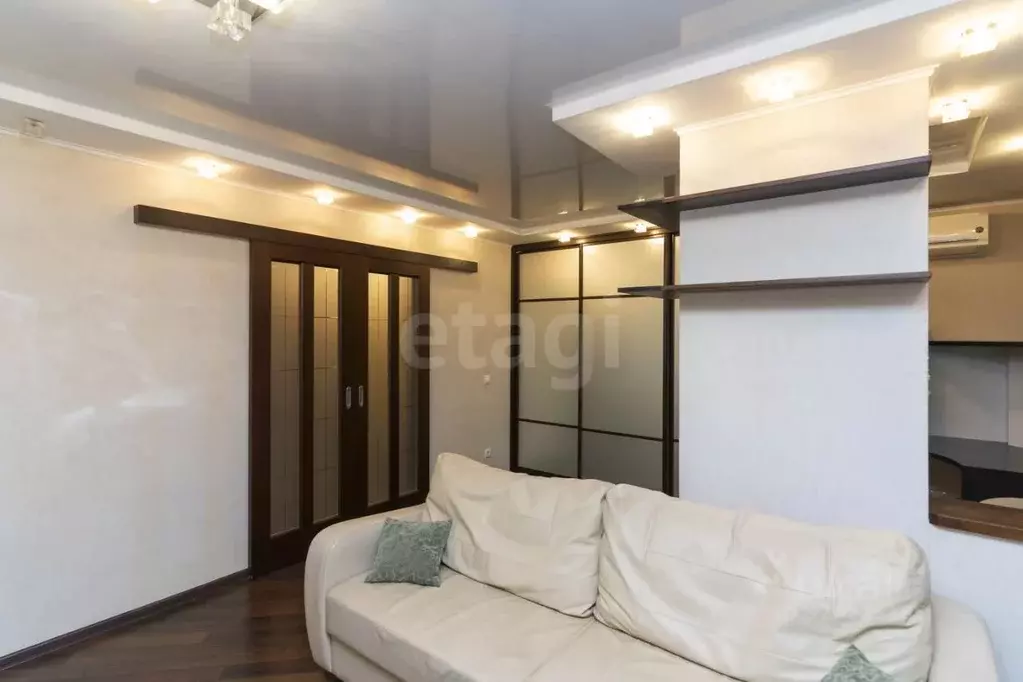 1-к кв. Тюменская область, Тюмень ул. Василия Гольцова, 10 (49.0 м) - Фото 2