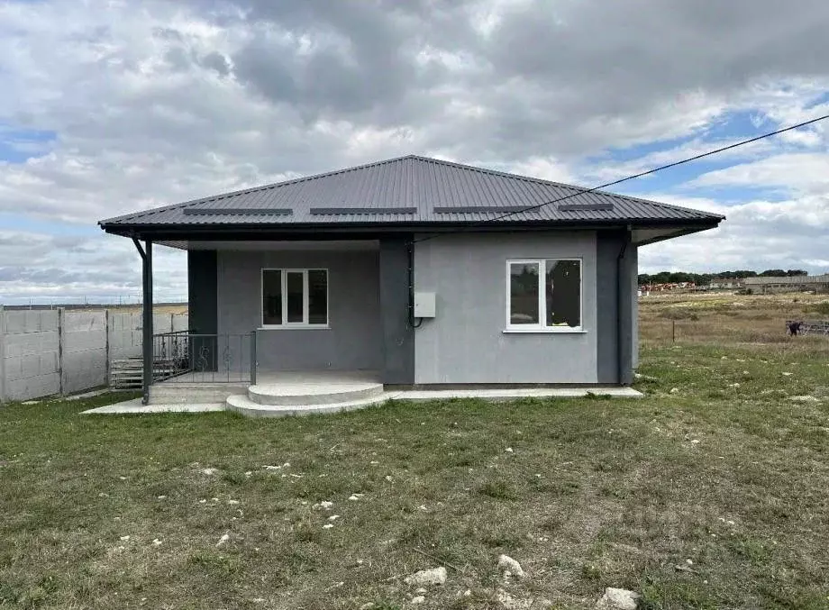 Дом в Крым, Симферопольский район, с. Трудовое ул. Крымская (120 м) - Фото 1