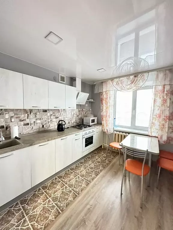 2-к. квартира, 60 м, 9/10 эт. - Фото 1