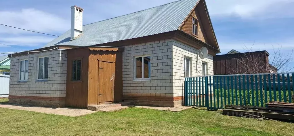 Дом в Татарстан, Атнинский район, Большеатнинское с/пос, д. Малая Атня ... - Фото 0