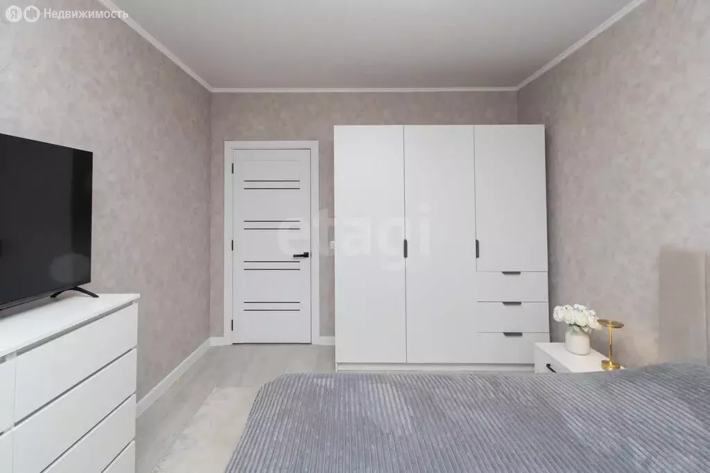 1-комнатная квартира: Тюмень, улица Бакинских Комиссаров, 1 (40 м) - Фото 2