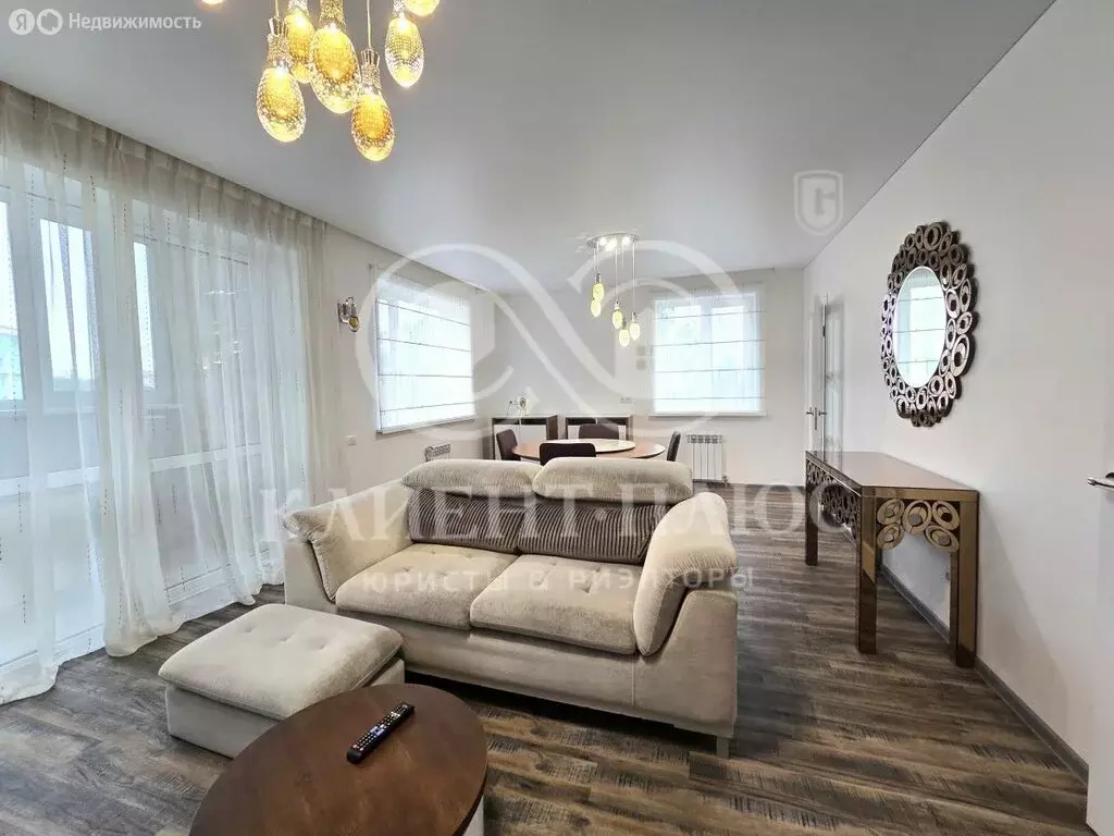 2-комнатная квартира: Южно-Сахалинск, проспект Мира, 300к3 (67.4 м) - Фото 1