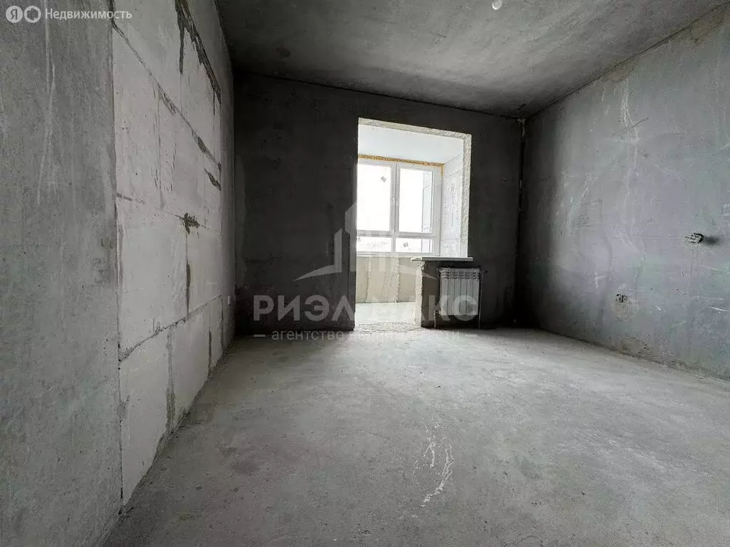 3-комнатная квартира: Брянск, улица имени О.Н. Строкина, 8 (87.4 м) - Фото 2