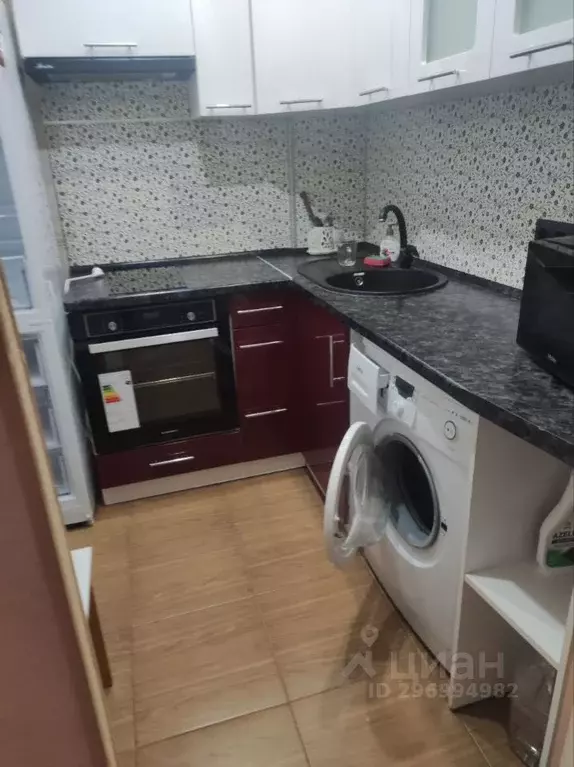 Свободной планировки кв. Удмуртия, Ижевск Клубная ул., 17/2 (30.0 м) - Фото 0