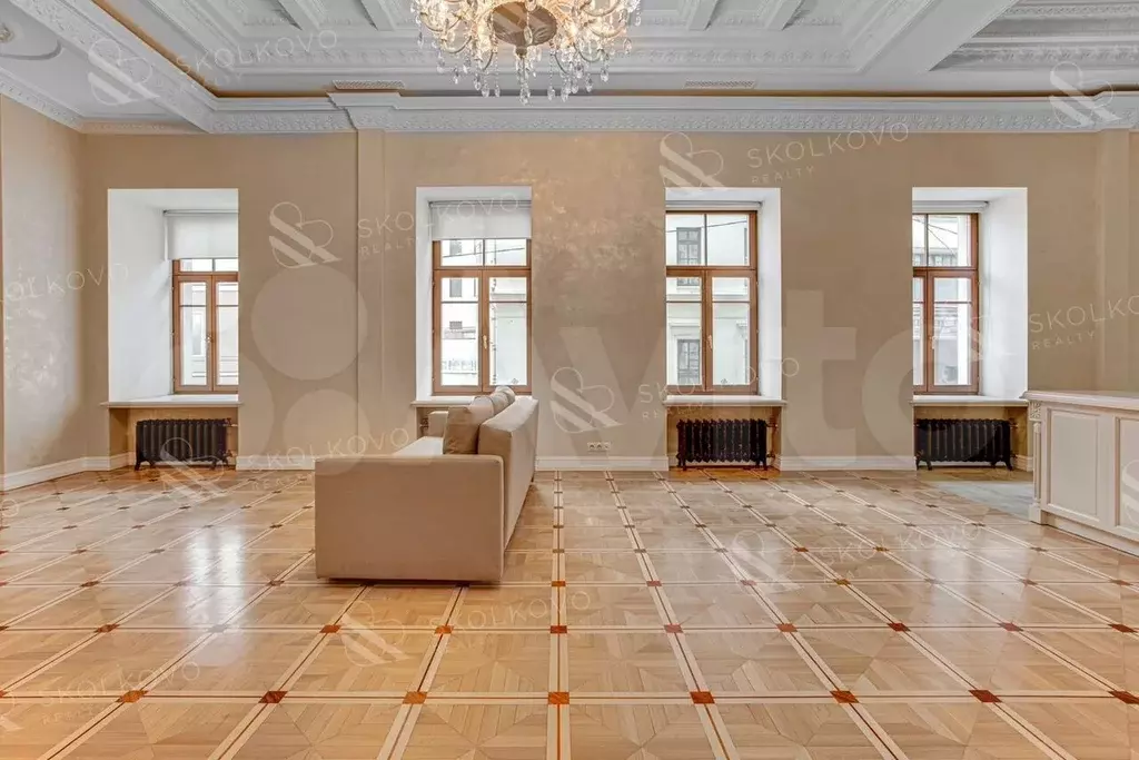 3-к. квартира, 120 м, 2/8 эт. - Фото 0