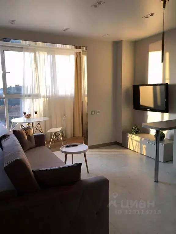 2-к кв. Краснодарский край, Сочи Центральный мкр, ул. Роз, 36 (40.0 м) - Фото 1