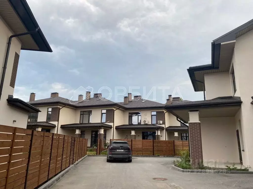 Таунхаус в Тюменская область, Тюмень Гостевая ул. (170 м) - Фото 1