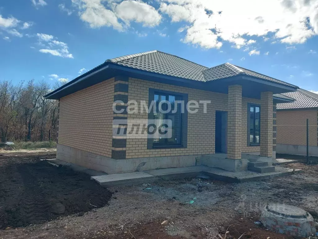 Дом в Оренбургская область, Оренбургский район, с. Подгородняя ... - Фото 1