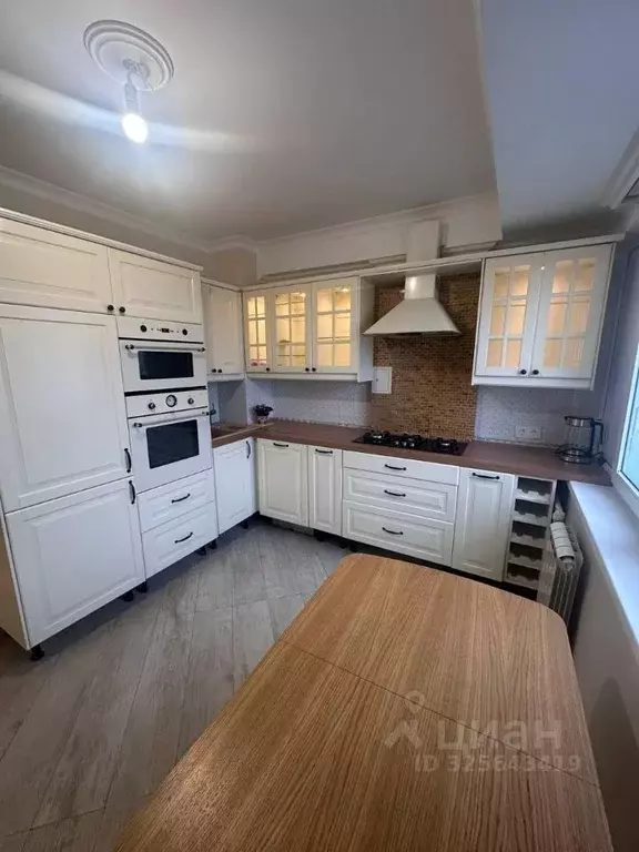 2-к кв. Москва Мосфильмовская ул., 76 (53.2 м) - Фото 0